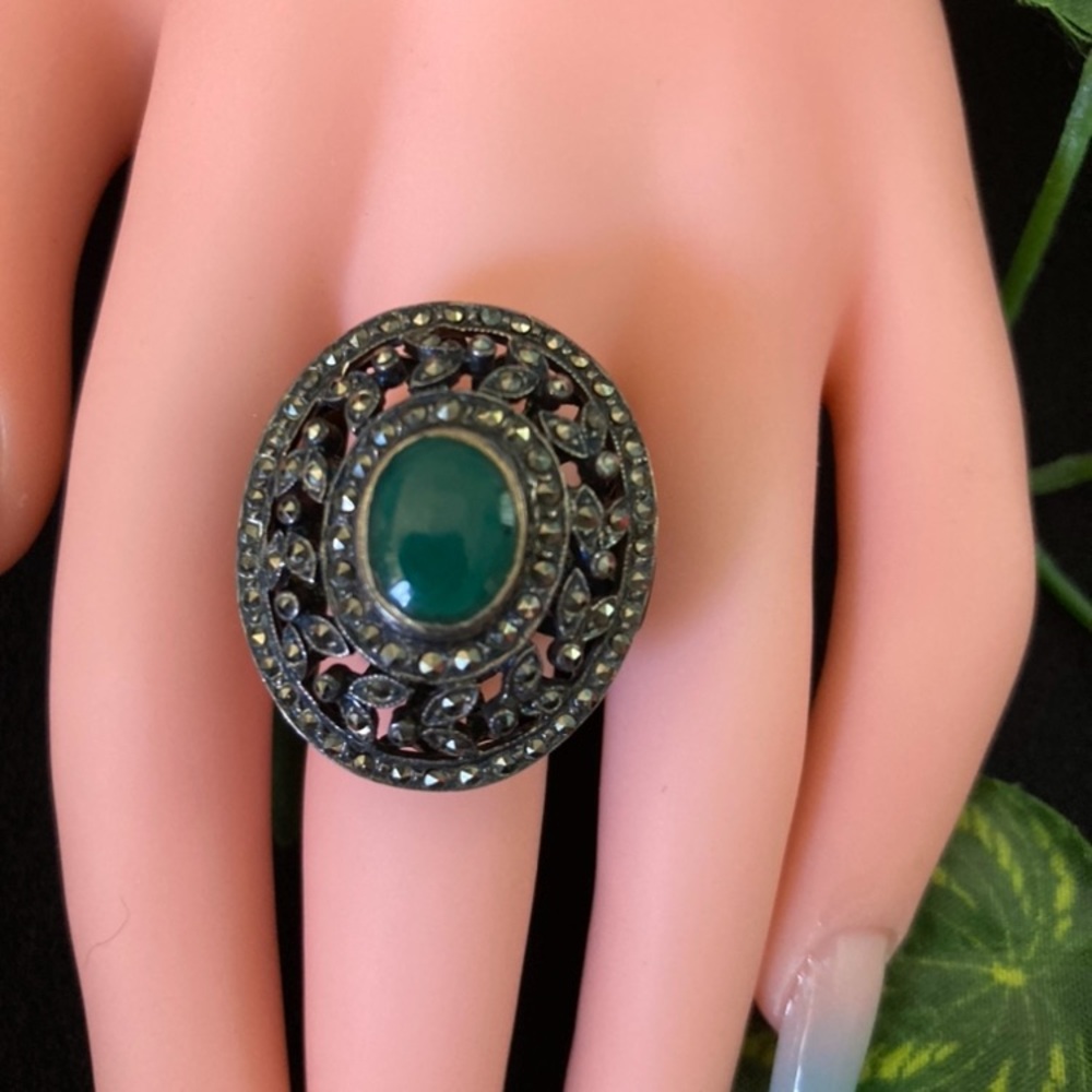 Beautiful lovely vintage antique 925 Sterling Silver.Onyx & Marcasite Gum Ornate